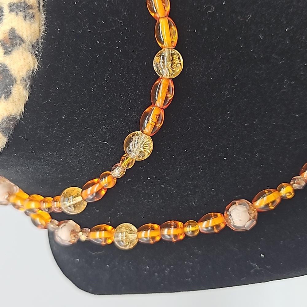 orange beaded necklace - Picture 5 of 7